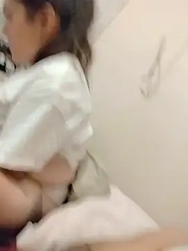 m8je's Live XXX Chat