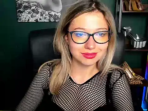 loveHeidi live XXX chat