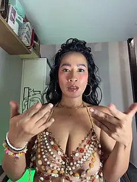 AsianMilfSheryl Show in webcam