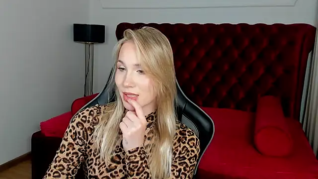 ElaraVoltage Chat XXX in diretta