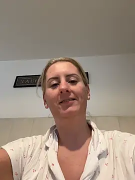Elegant_Erin – Naživo XXX chat
