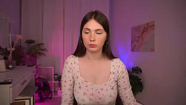 BettyMarlowe Adlı Modelin Canlı XXX Sohbeti
