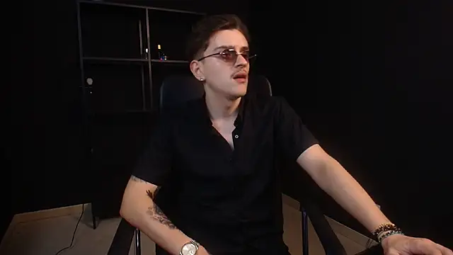 Онлайн чат XXX FelixStarkk
