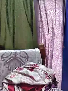 XXX chat uživo modela Meera_mia
