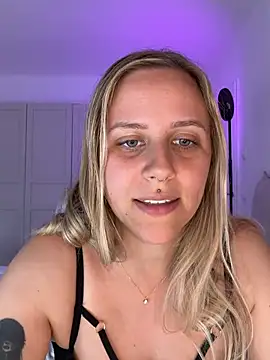 lunawolf21 Live XXX-chat