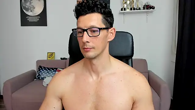 BrutusK08 Adlı Modelin Canlı XXX Sohbeti