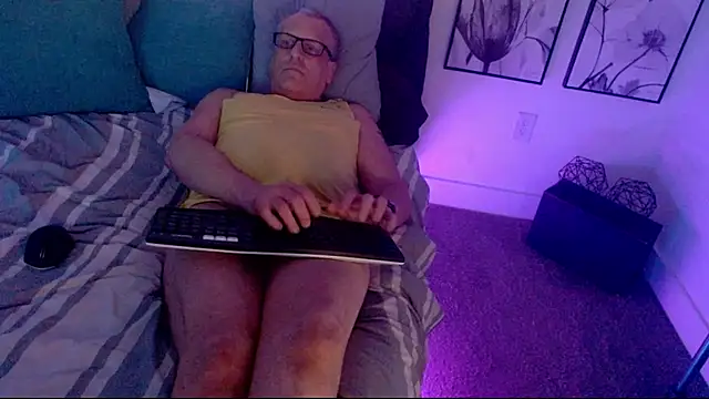 BlameItOnJunior Show Webcam