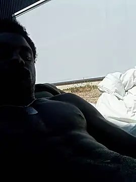 XXX chat uživo modela Ndolet78