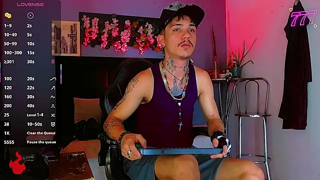 XXX chat uživo modela HannibalLester