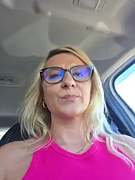 Chat +18 de KaylinJan ao vivo