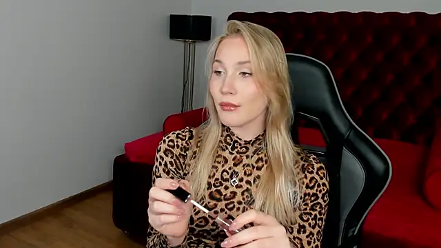 ElaraVoltage Live XXX-Chat