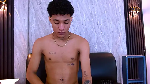 XXX chat uživo modela _Thiago12