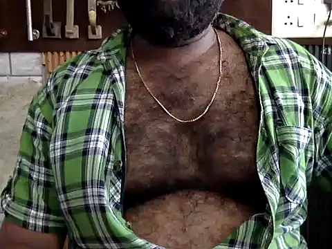 צ'אט XXX בשידור חי של naughtydaddyy