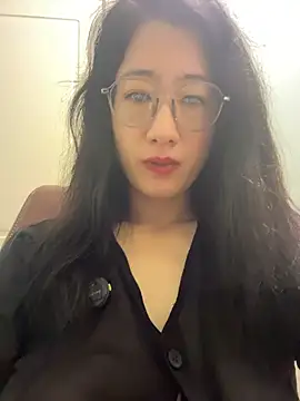 weiwei103 即時 XXX 聊天