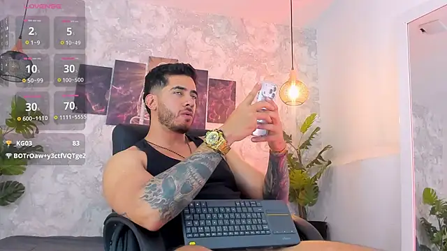 Czat XXX na żywo – Nate_franco