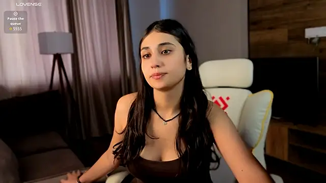 honeylanaa Adlı Modelin Canlı XXX Sohbeti
