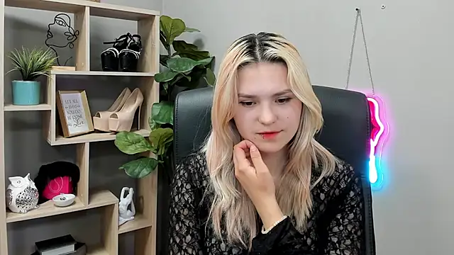 SweetLilyxo's Live XXX Chat