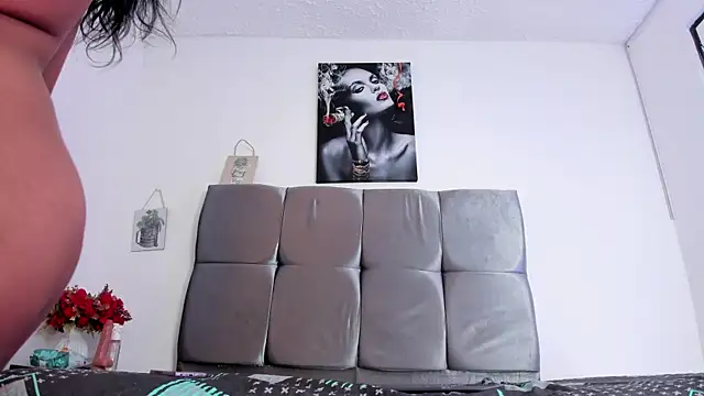 Karol_wish Adlı Modelin Canlı XXX Sohbeti