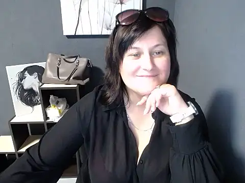 Chatroom XXX en direct de Milfa_meddison
