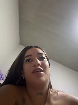 Czat XXX na żywo – Little_Gaby_