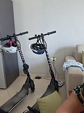 XXX chat uživo modela PEACE_DANCE
