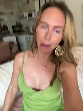 pussytrans Show in webcam