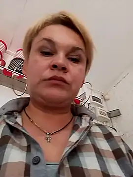 XXX chat uživo modela LittleFlower777