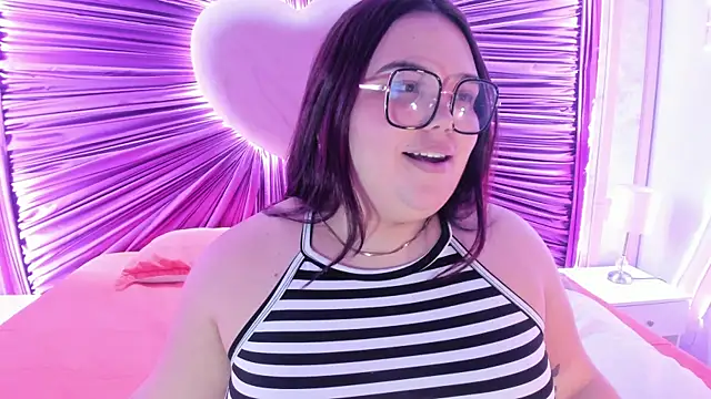 Lushi_Love Adlı Modelin Canlı XXX Sohbeti