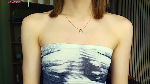 LianneBynon's Live XXX Chat