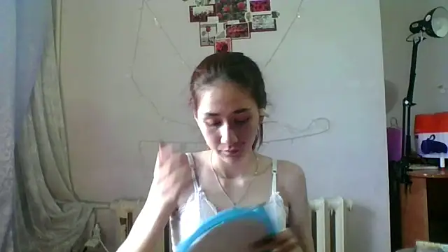 NickiKisinger Live XXX-chat