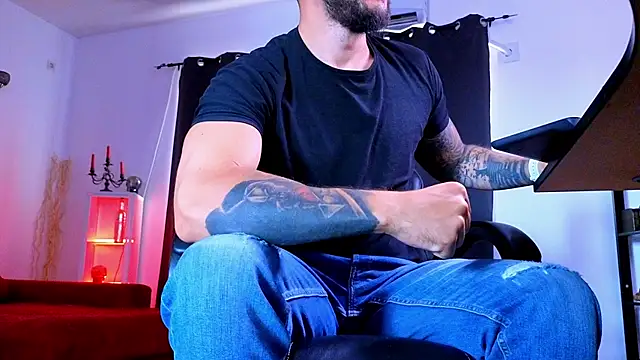 MightyAaron66 Chat XXX in diretta