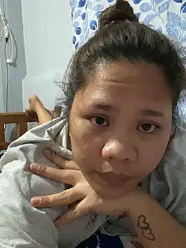 Chat XXX en directo de -CLARAMommy-