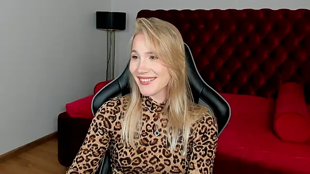 Chat XXX en directo de ElaraVoltage
