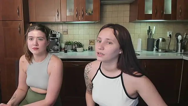 HotCaramellsTV live XXX chat