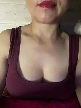 XXX chat uživo modela Charmaine_ass