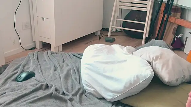 CeriseLapine's Live XXX Chat