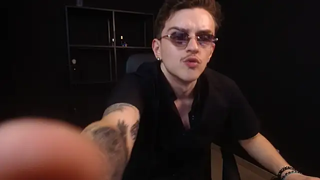 FelixStarkk's Live XXX Chat