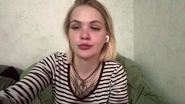 BeckieRosenbergers Adlı Modelin Canlı XXX Sohbeti