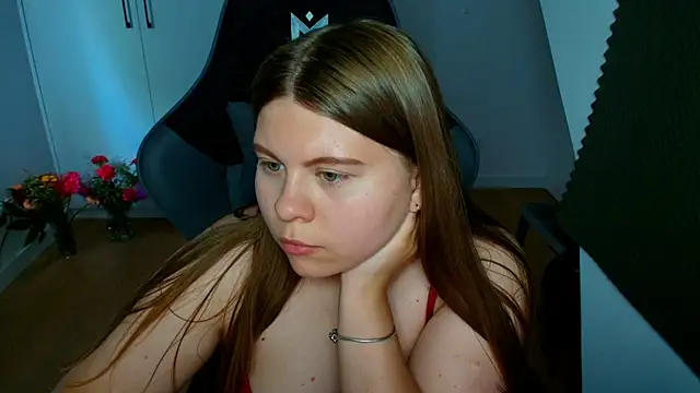 AbbyLuxee élő XXX-chatje