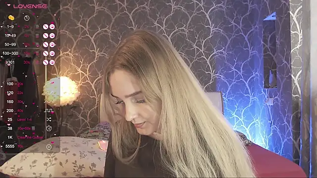 MiaMiaMeow élő XXX-chatje