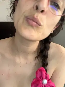 WarmVenus Chat XXX live