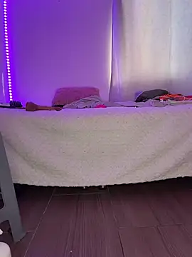 Chat +18 de Mia_roux21 ao vivo
