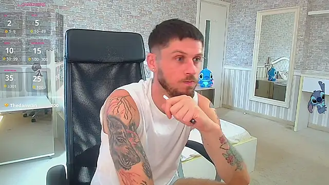 Živý XXX chat JonahShaw