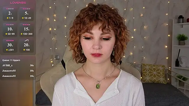 Kira__Fluffy Chat XXX in diretta