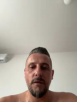 InsaneMattt live XXX chat