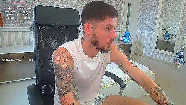 Chatroom XXX en direct de JonahShaw