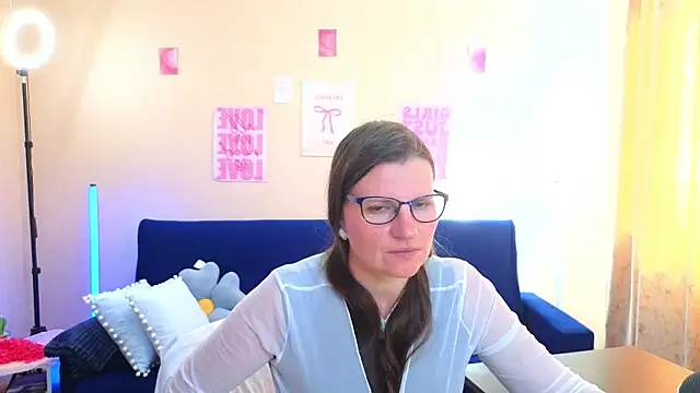 Chat XXX en directo de Mirabelle_Velvet