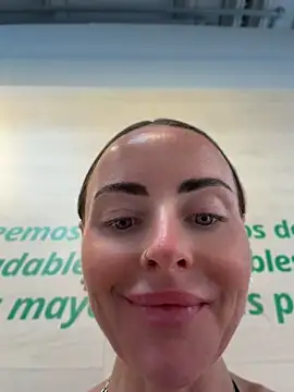 EmaSalis Adlı Modelin Canlı XXX Sohbeti