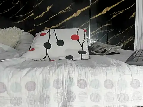 XXX chat uživo modela young_boy4luv