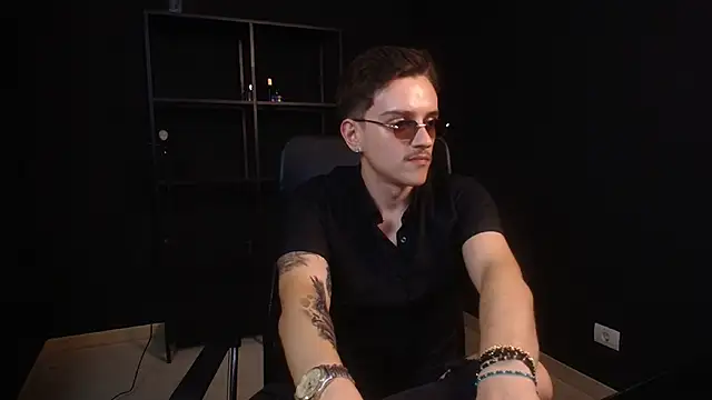 FelixStarkk XXX чат на живо